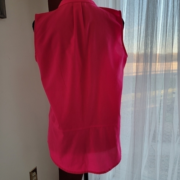 EUC Apt9 Hot Pink Sleeveless Buttonfront Blouse Size PM - Picture 3 of 9